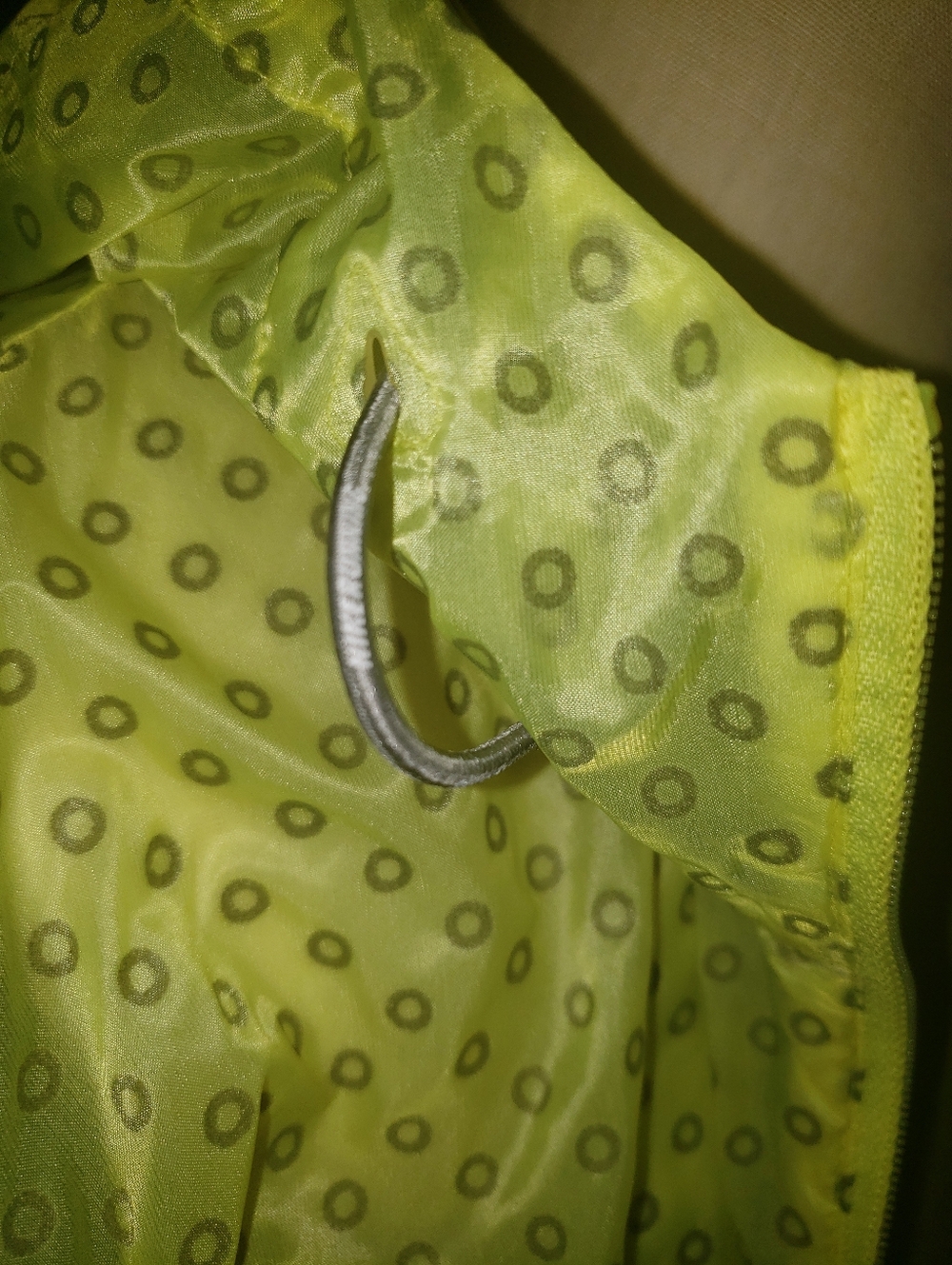 Nike Runner Neon Lime Green Reflector Hoodie Foldable Jacket L - Picture 3 of 15